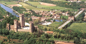 fotografia a colori di un paesaggio della Valle del Mincio (fonte: http://www.paesinweb.it/valeggio/paginacosavedere.htm)
