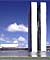 miniatura di una fotografia a colori del parlamento di Brasilia di Oscar Niemeyer (fonte: www.campos-davis.com/ page8.html)