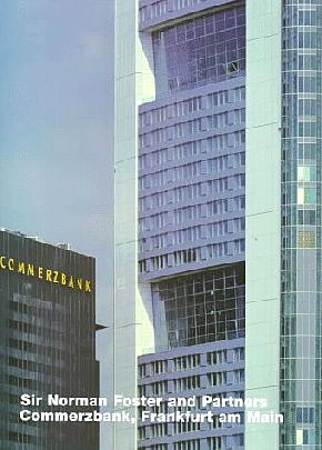 fotografia a colori del edificio Commerzbank del arch. Norman Foster and Partners (fonte: http://perfetto.cosmos.it/photovoltaic/arch_bio.html)