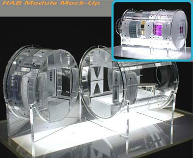 fotografie a colori del modellino del 'HAB Module Mock-Up' (fonte: Daniele Bedini)