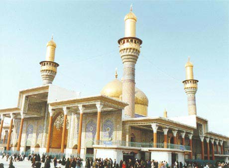 fotografia a colori con veduta delledificio sacro di al-Kadhimiyya a Baghdad (fonte: http://www.g26.ch/abb_irak_30.jpg)