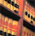 fotografia a colori di libri ordinati in una libreria (fonte: http://www.cgco.co.jp/english/glass_house.html)