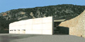 miniatura della fotografia del museo progettato da Foster in Provenza (fonte:www.museeprehistorie.com/)