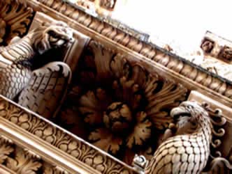 fotografia a colori di particolari della facciata della Chiesa di S.Croce a Lecce - archivio fotografico di Paolo Marzano (fonte: Paolo Marzano)