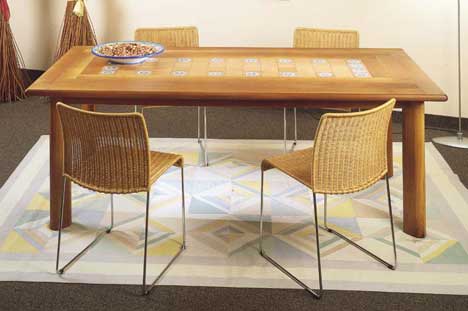 fotografia a colori del Tavolo modello Girasole - Boselli. (fonte:http://www.boselliforniture.it/)