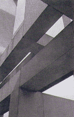 fotofrafia in bianco e nero di un interno della House III, Lakeville, Connecticut 1969-71 dell'architetto P. Eisenman (fonte: Paolo Marzano)