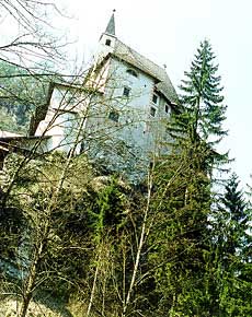 fotografia a colori del Santuario di San Romedio dal basso di Giorgio Visconti