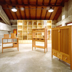 fotografia a colore di un interno del'edificio del Centro R1920, Centro Ricerche Culturale e Commerciale (fonte: Riva 1920)